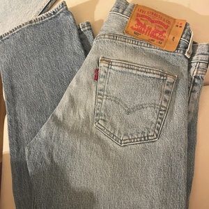 LEVI 501!! light wash jeans
